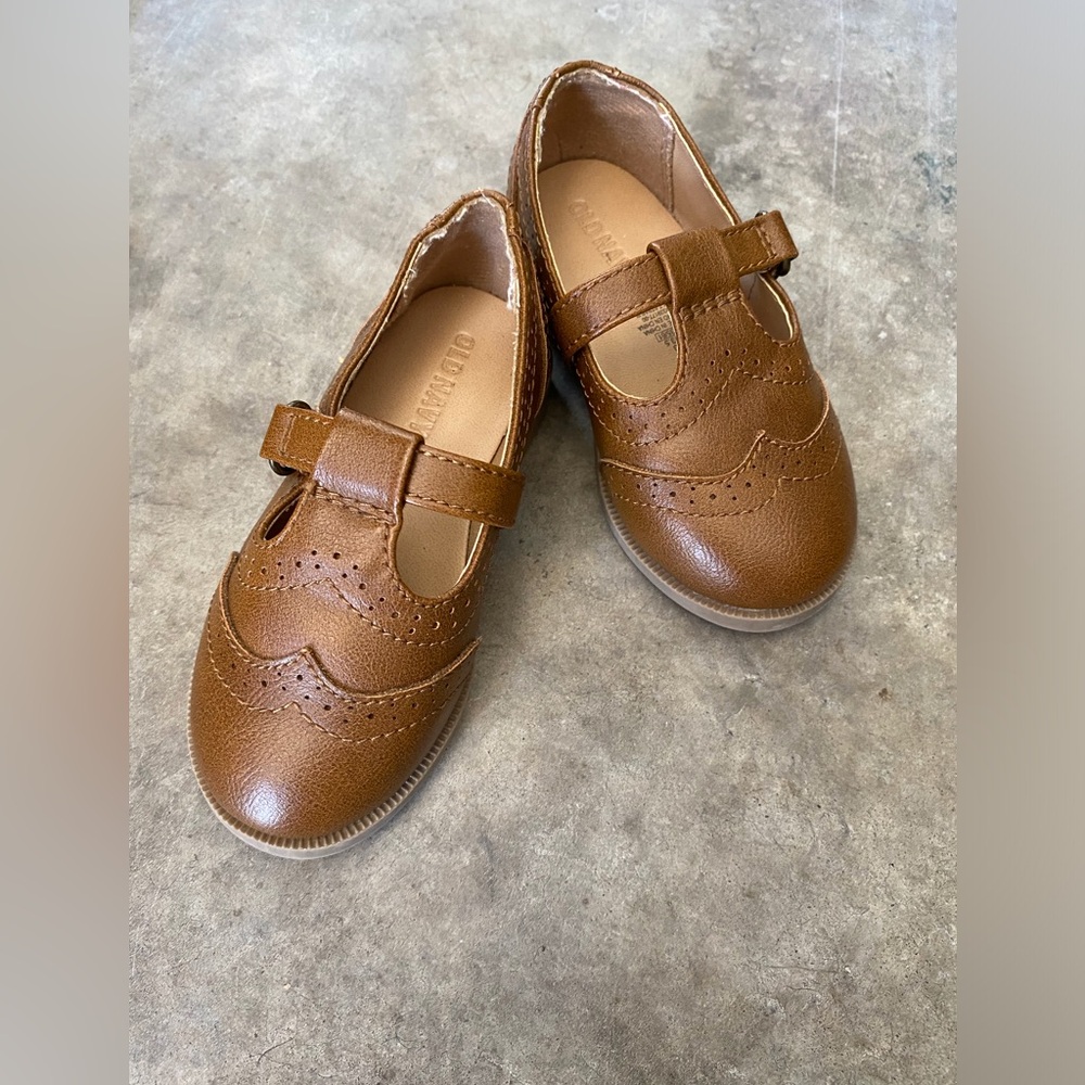 Shoes - Picture 2 of 6